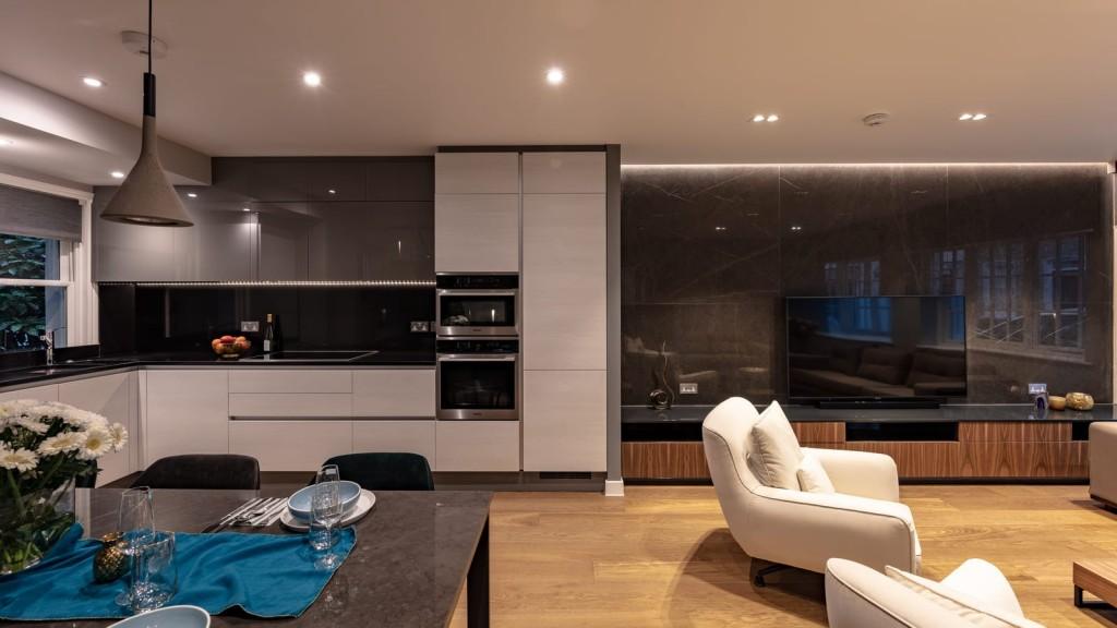 Lighting Layout Tips for High-End Open Floor Plans