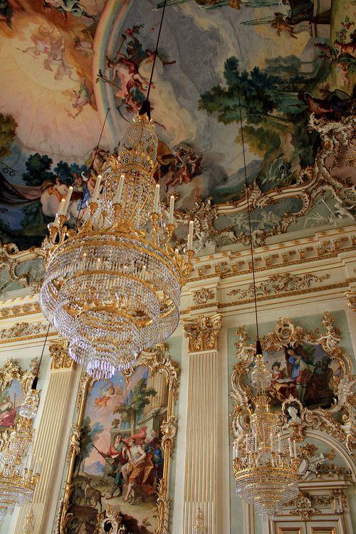 The History Behind Iconic Luxury Light Fixture Designs,